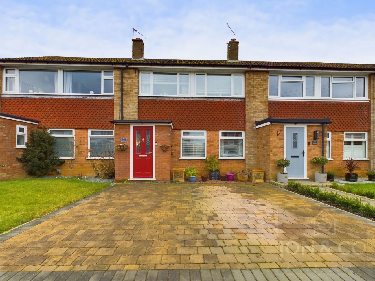 White Way | Earls Barton | NN6