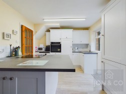White Way | Earls Barton | NN6