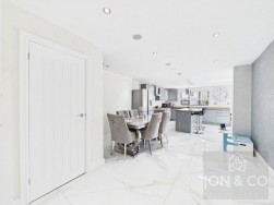 Castle Avenue | Duston | NN5