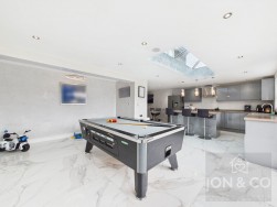 Castle Avenue | Duston | NN5