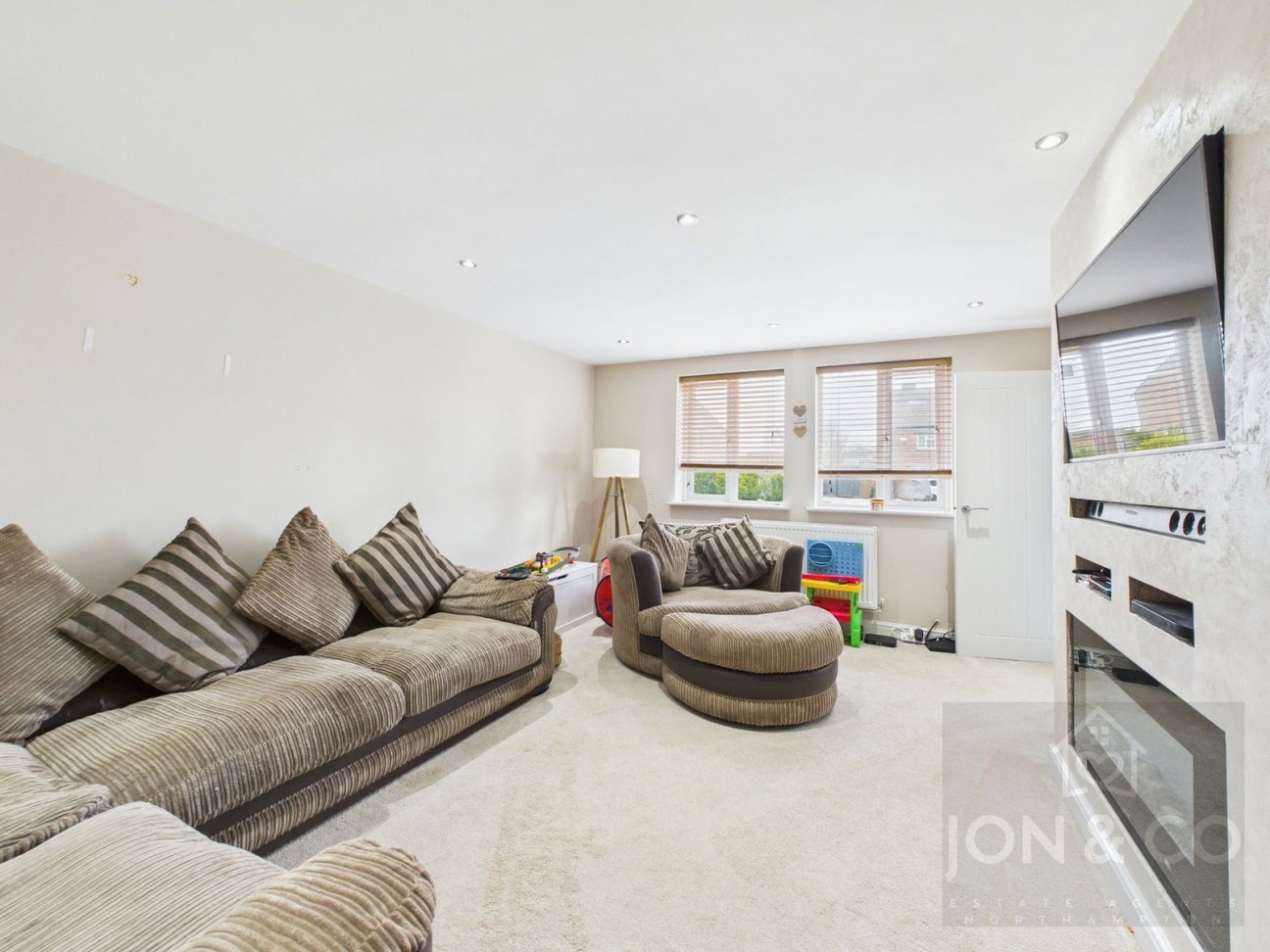 Castle Avenue | Duston | NN5