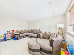 Castle Avenue | Duston | NN5