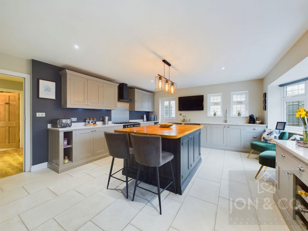Harborough Road North | Whitehills | NN2