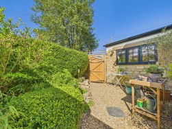 Rowley Cottage | Hartwell Road | Hanslope | MK19