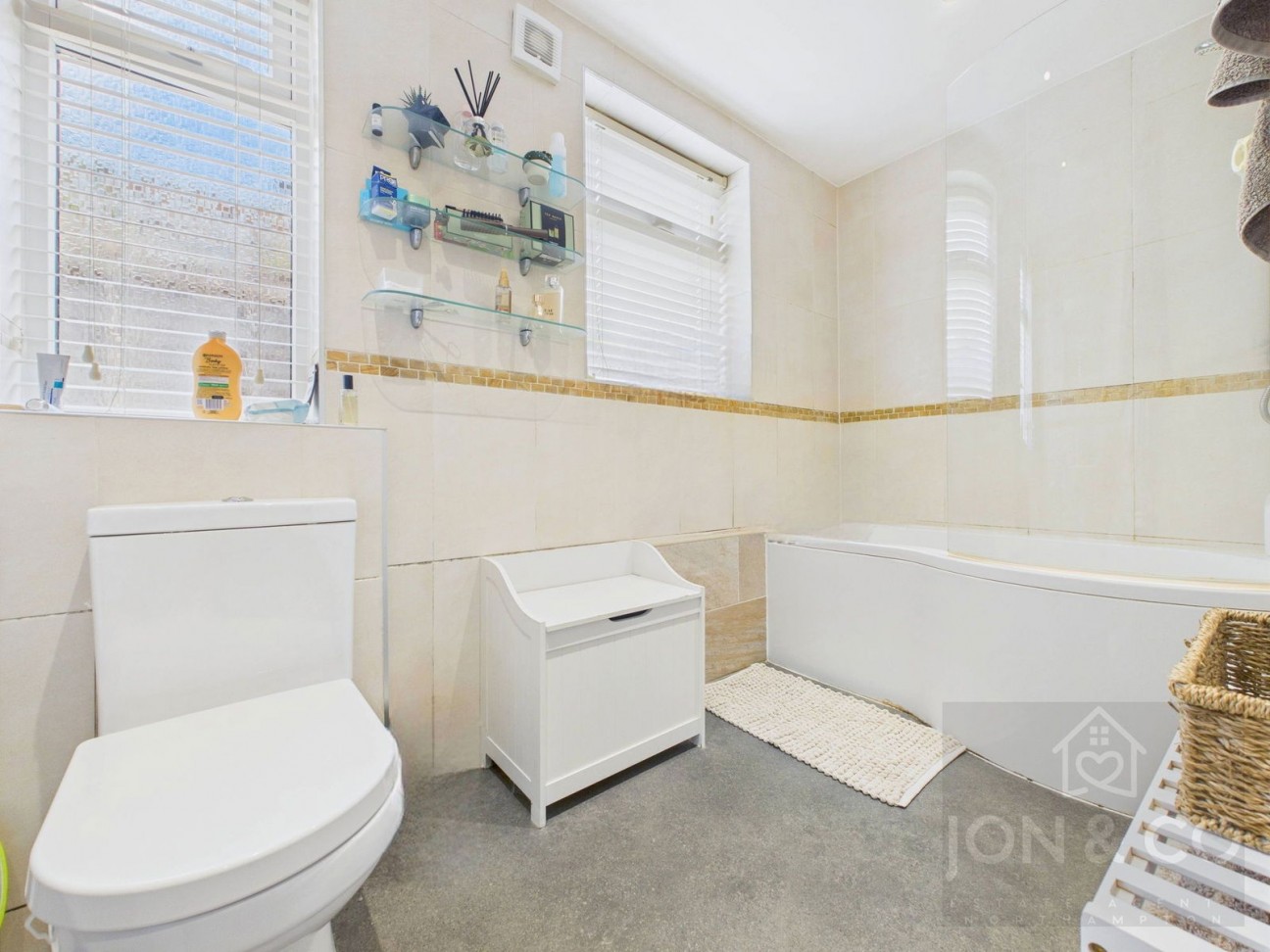 Parade Bank | Moulton | NN3