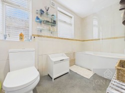 Parade Bank | Moulton | NN3