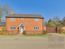 Kingfisher Lodge | Grove Farm Lane | Moulton | NN3