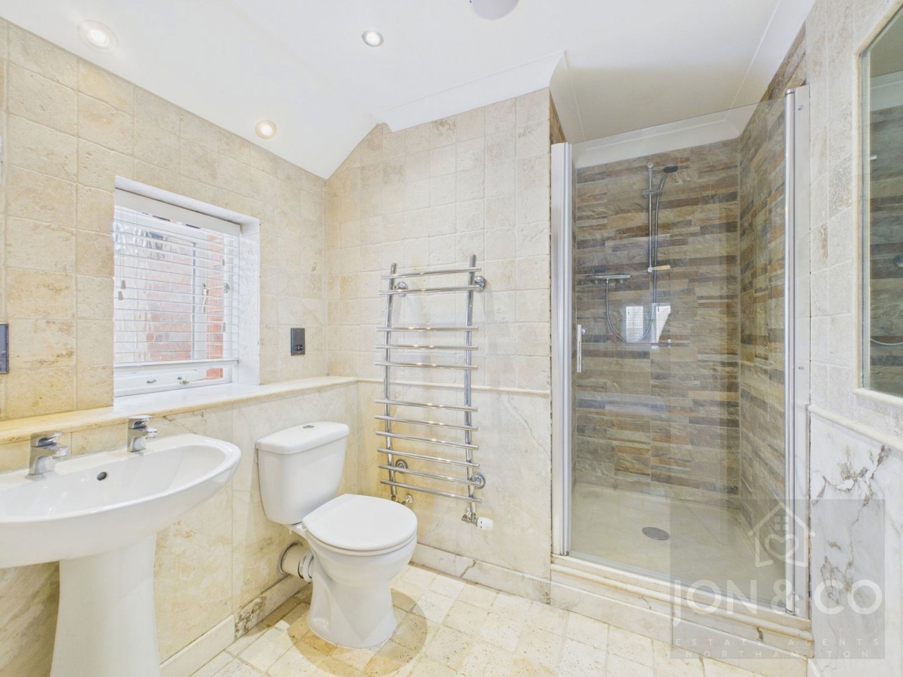 Kingfisher Lodge | Grove Farm Lane | Moulton | NN3