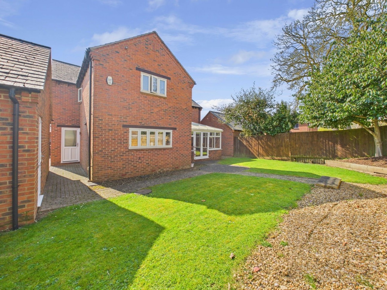 Kingfisher Lodge | Grove Farm Lane | Moulton | NN3