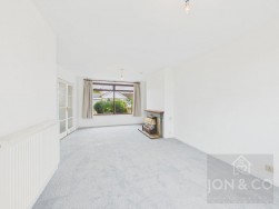 Parade Bank | Moulton | NN3