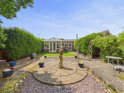 Woodland Avenue | Overstone | NN6