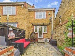 Cross Street | Moulton | NN3