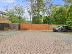 Cross Street | Moulton | NN3
