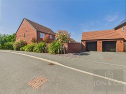 Greensleeves Close | Moulton | NN3