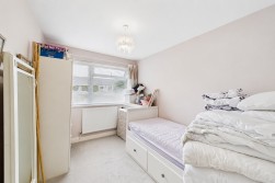 Rickyard Road | Arbours | NN3
