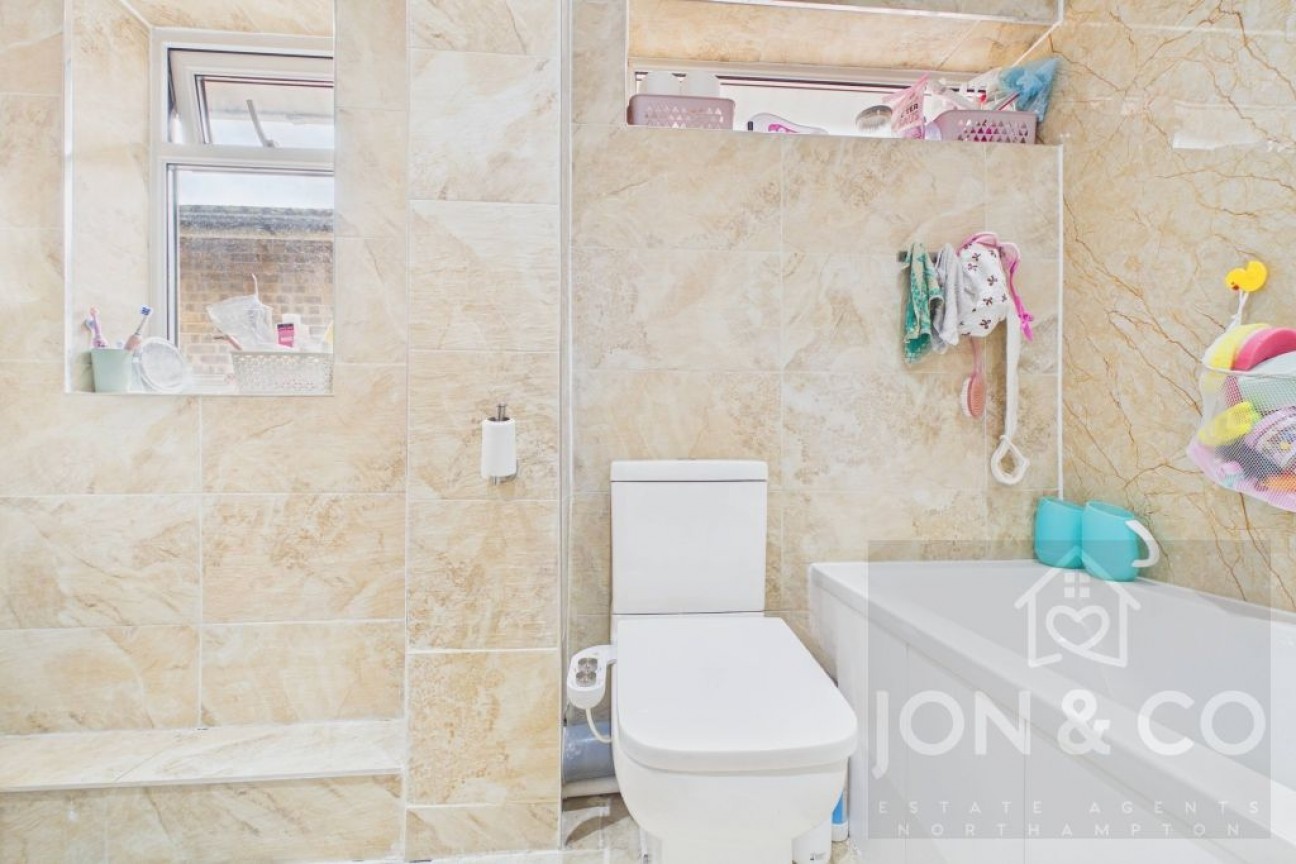 Rickyard Road | Arbours | NN3