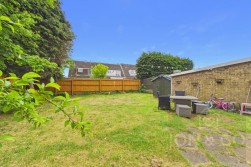 Rickyard Road | Arbours | NN3