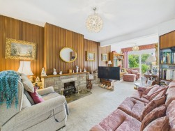 Parkfield Crescent | Northampton | NN4