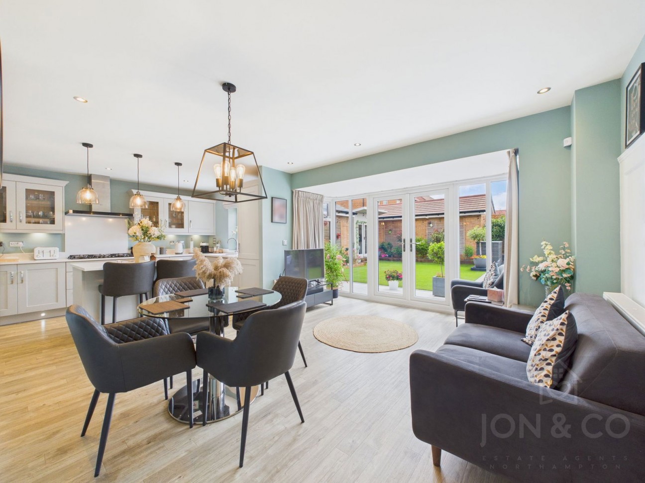 Hutchins Close | Overstone Gate | NN6