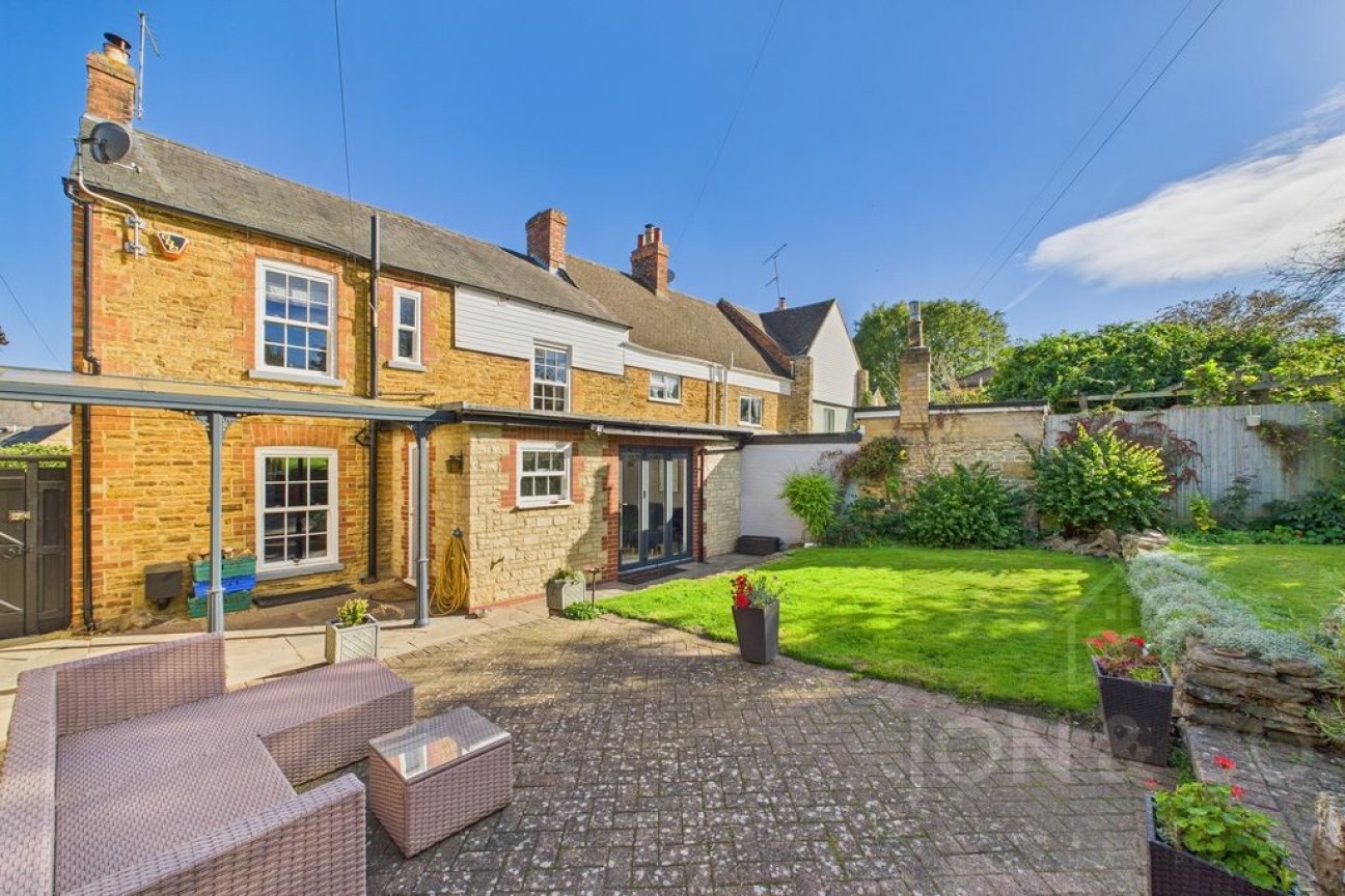 Cross Street | Moulton | NN3