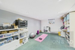 Cross Street | Moulton | NN3