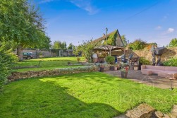 Cross Street | Moulton | NN3