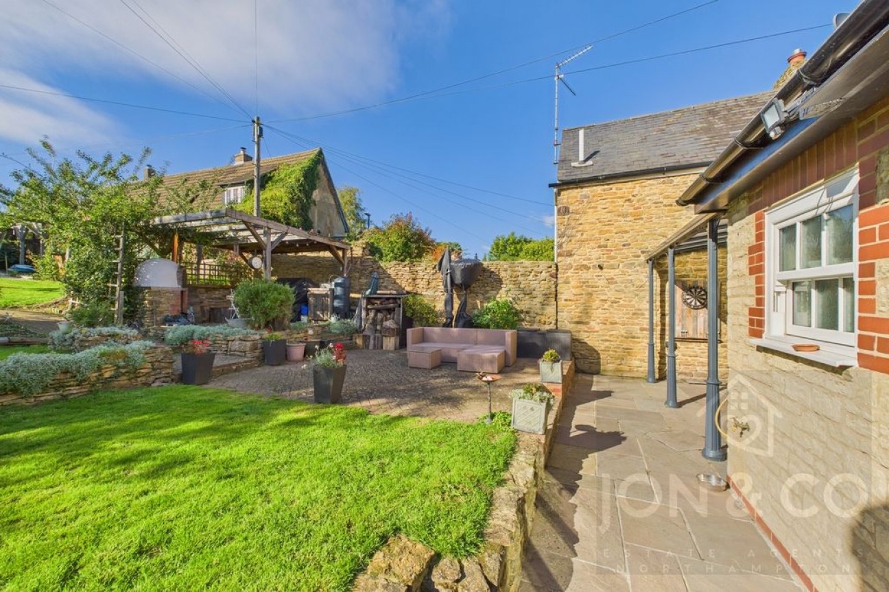 Cross Street | Moulton | NN3