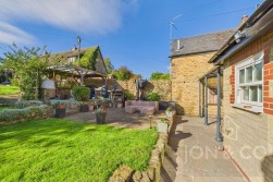 Cross Street | Moulton | NN3