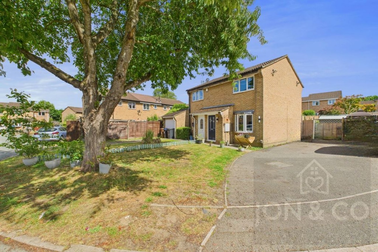 Hamsterly Park | Southfields | NN3