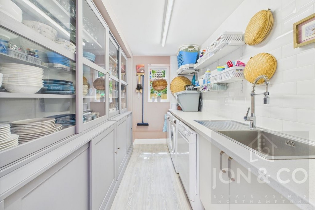 Northampton Road | Earls Barton | NN6