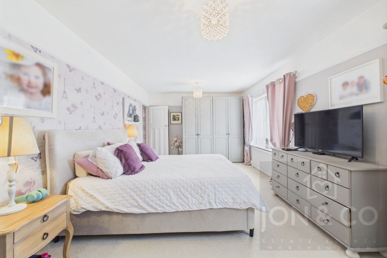 Northampton Road | Earls Barton | NN6