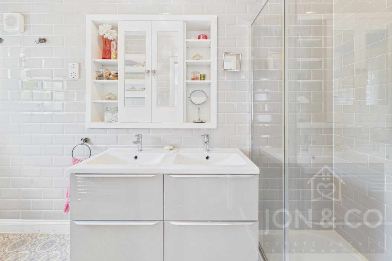 Northampton Road | Earls Barton | NN6