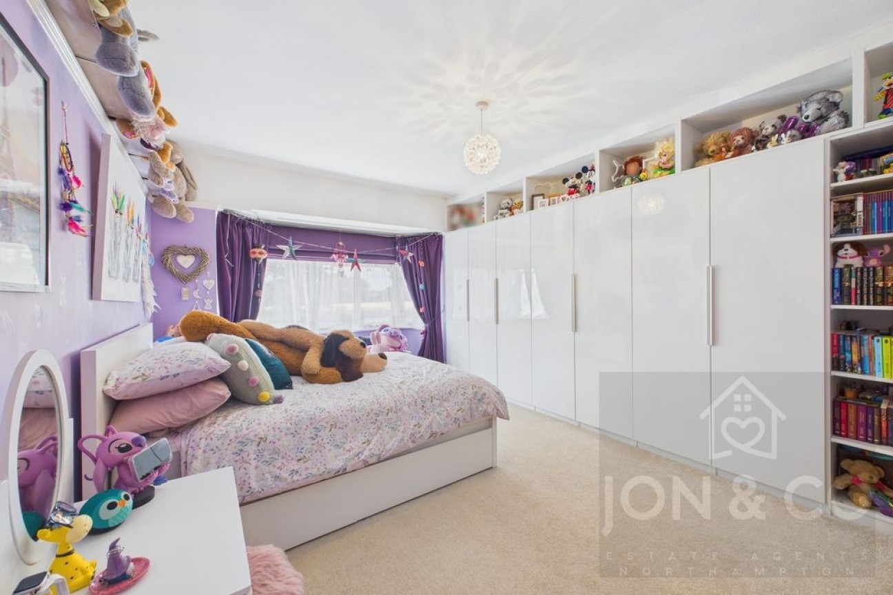 Northampton Road | Earls Barton | NN6