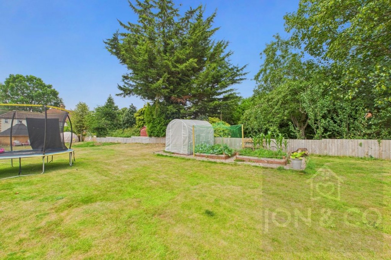 Northampton Road | Earls Barton | NN6