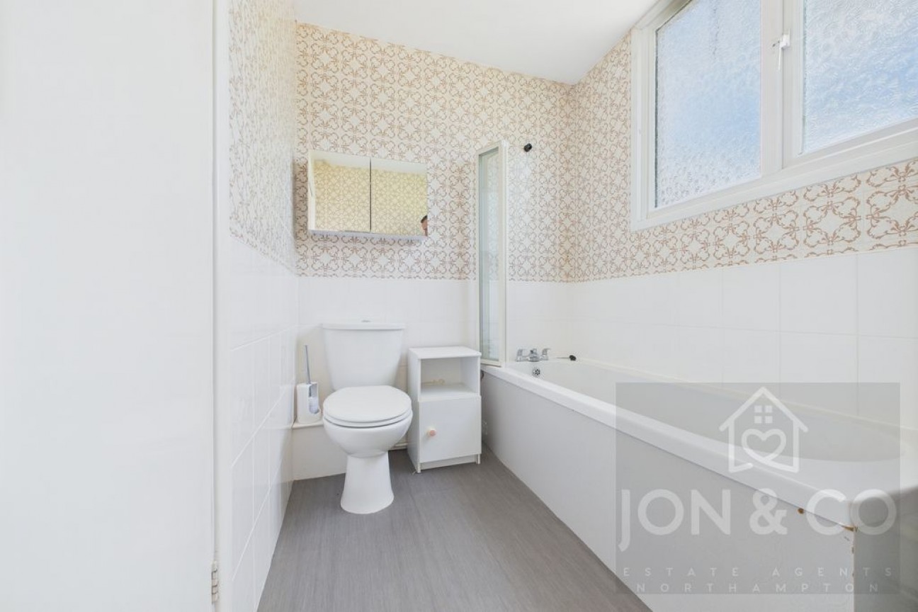 Cross Street | Moulton | NN3