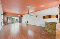 Cross Street | Moulton | NN3