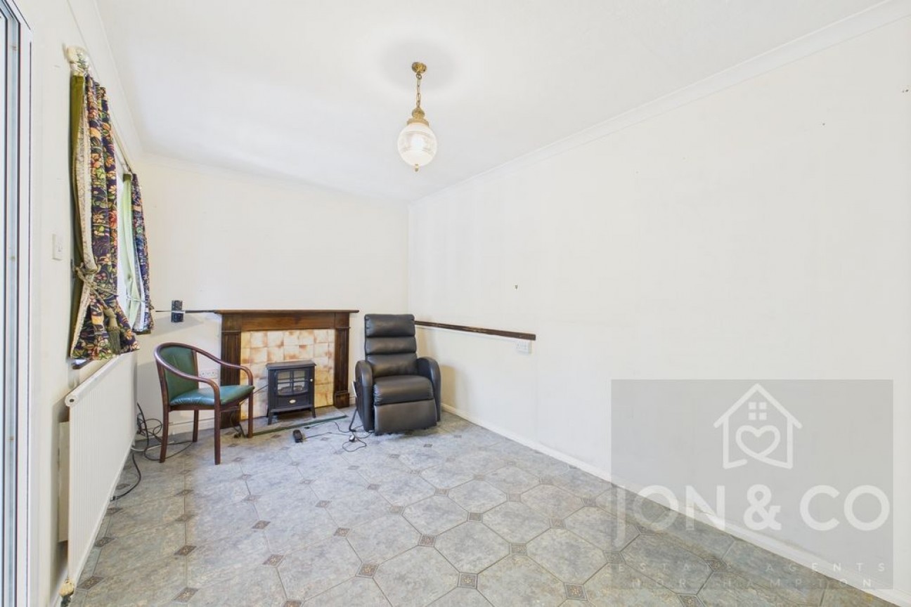 Cross Street | Moulton | NN3