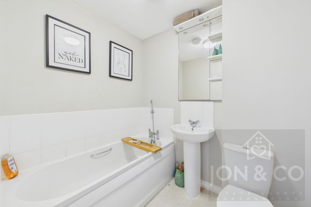 Turnpike | Moulton | NN3