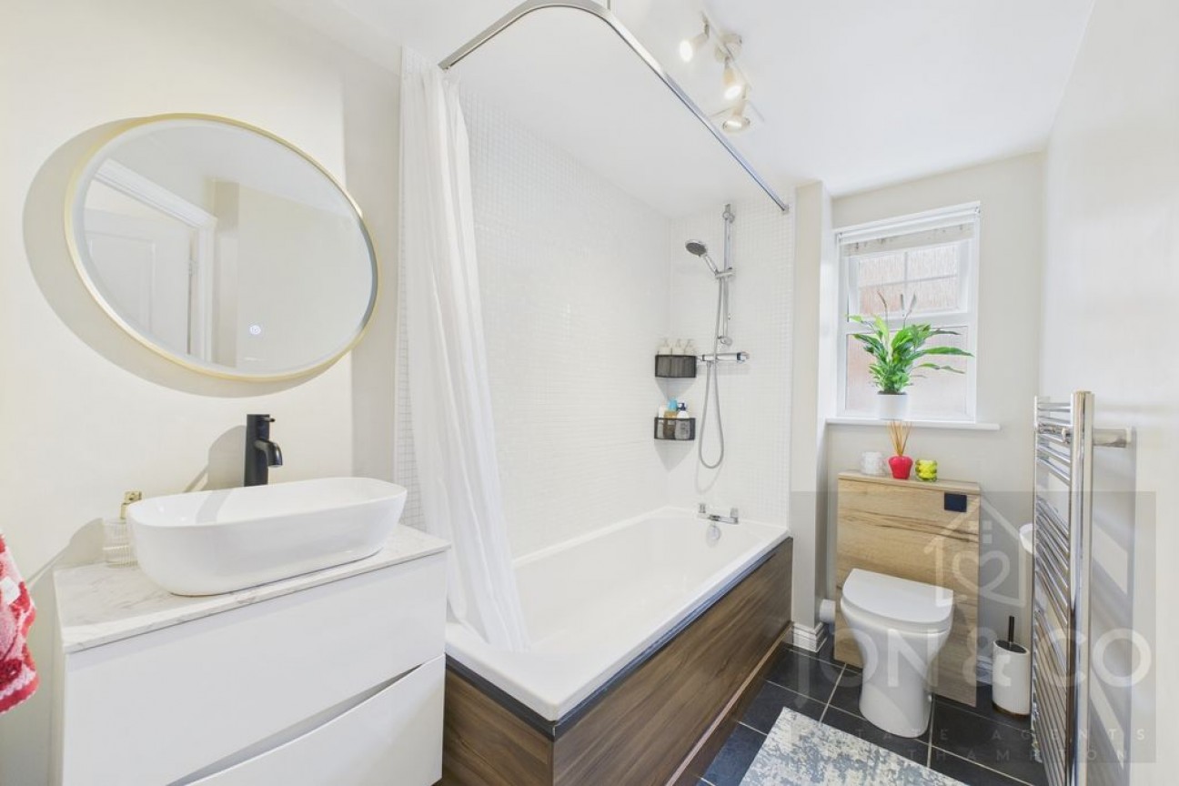 Lakeview Court | Little Billing | NN3