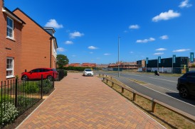 Stratford Drive | Overstone | NN6