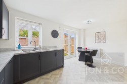 Teulon Close | Overstone Gate | NN6