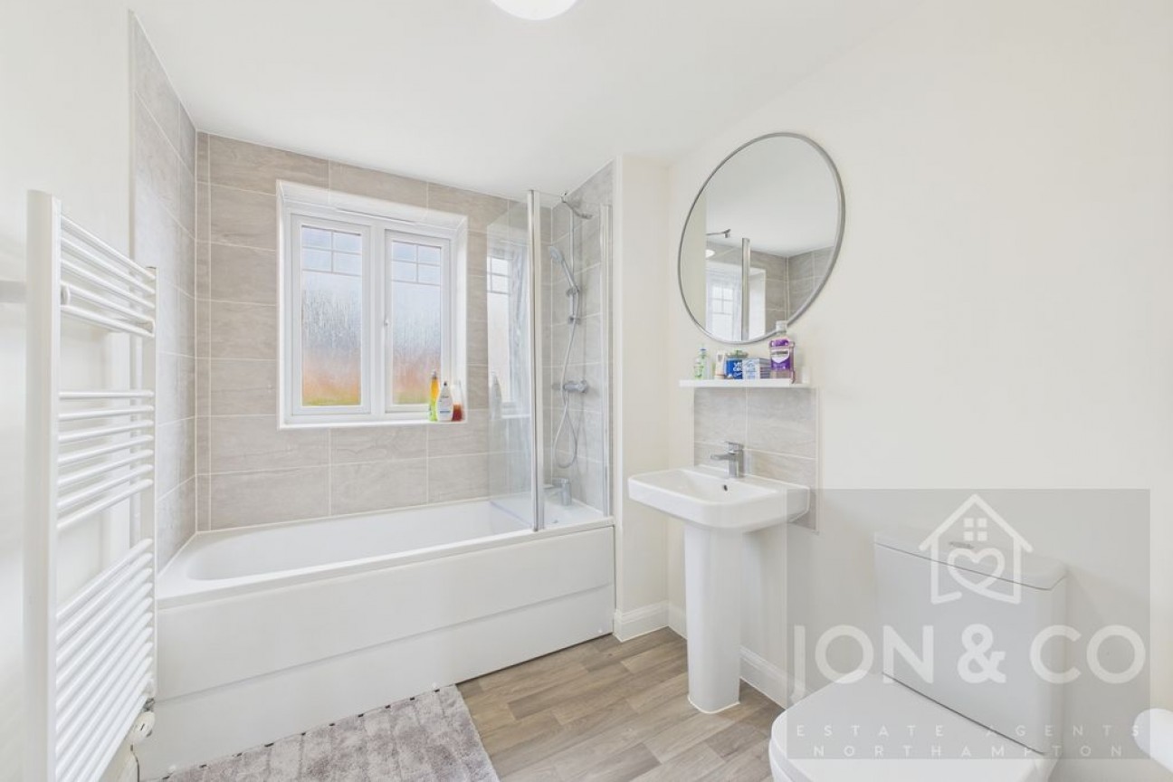 Teulon Close | Overstone Gate | NN6