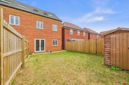Teulon Close | Overstone Gate | NN6