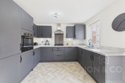 Teulon Close | Overstone Gate | NN6