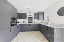 Teulon Close | Overstone Gate | NN6