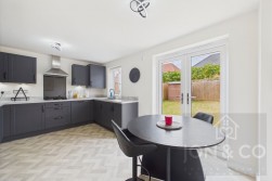 Teulon Close | Overstone Gate | NN6