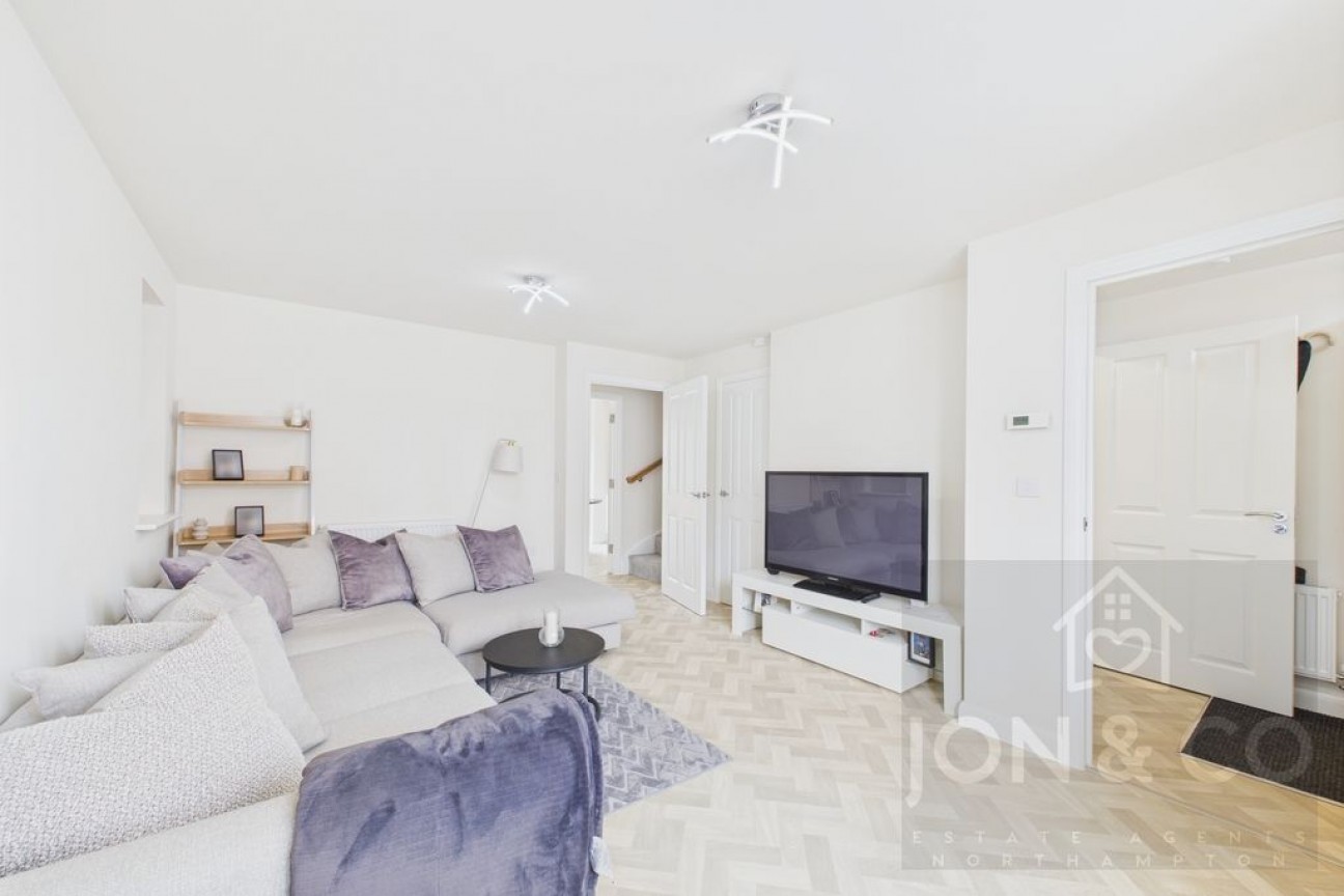 Teulon Close | Overstone Gate | NN6