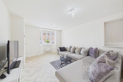 Teulon Close | Overstone Gate | NN6