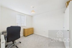 Teulon Close | Overstone Gate | NN6