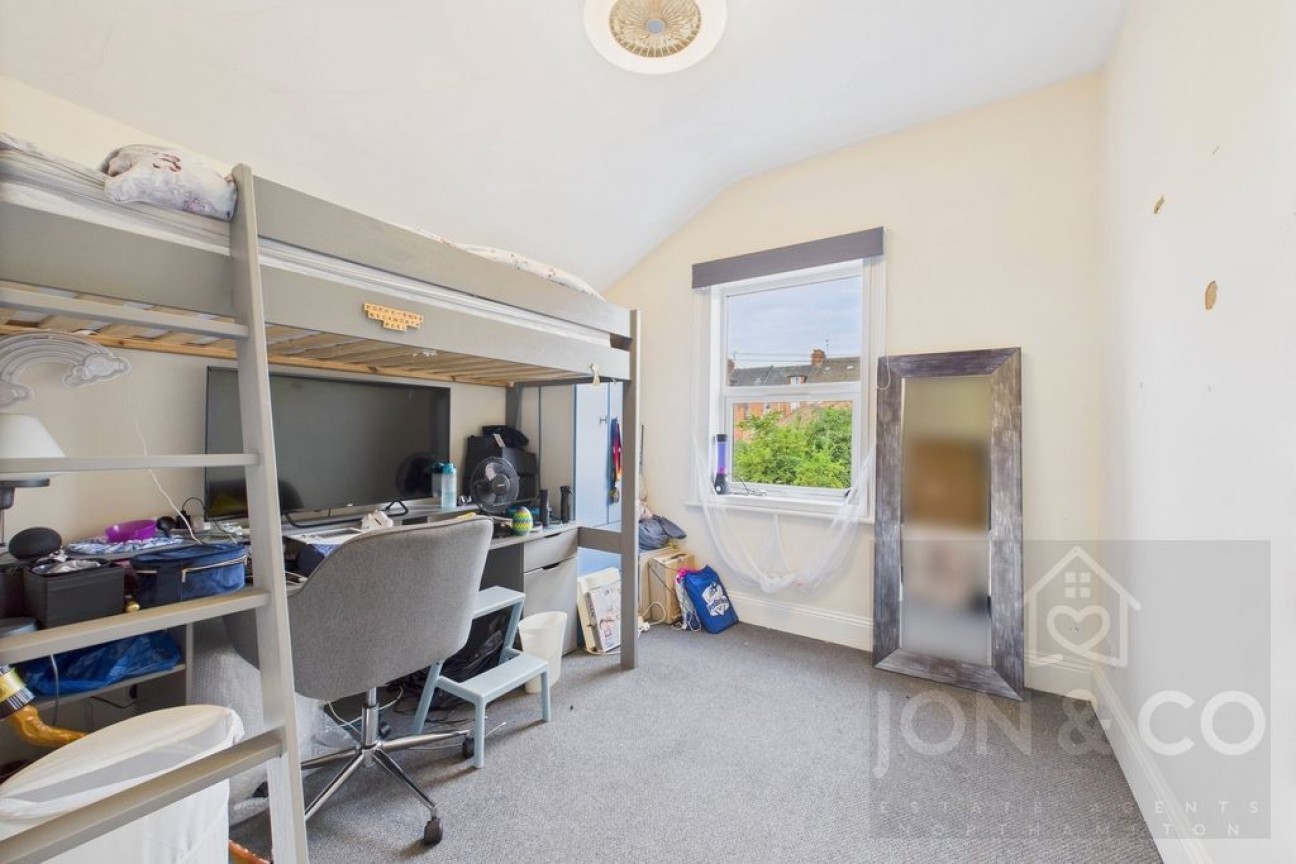 Holly Road | Abington | NN1